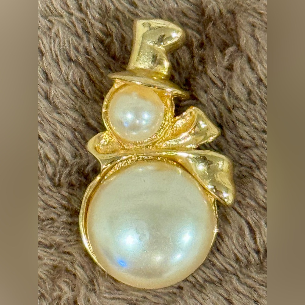Marvella Vintage Gold and Pearl Snowman Brooch